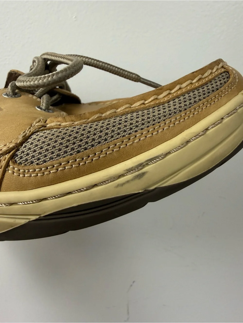 Sperry Men's Light Tan Leather Deck Shoes with Grey Laces